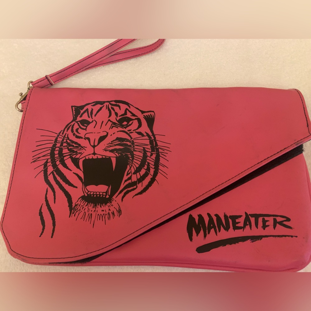 Pink Clutch Wrsitlet